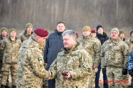 Президент України на Житомирщині вручив десантникам державні нагороди