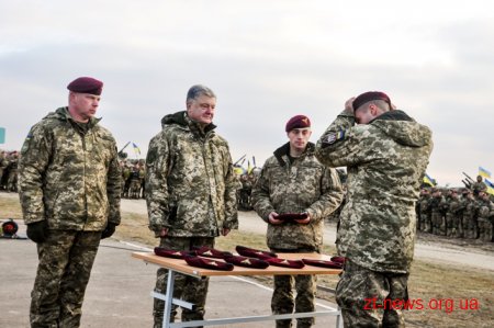 Президент України на Житомирщині вручив десантникам державні нагороди