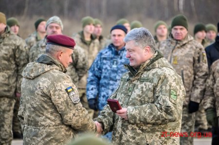 Президент України на Житомирщині вручив десантникам державні нагороди