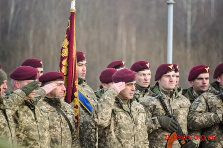 Президент України на Житомирщині вручив десантникам державні нагороди