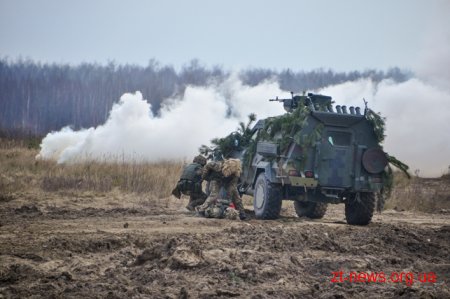 У День Десантно-штурмових військ ЗСУ на Житомирщині військові показали, на що здатна наша армія