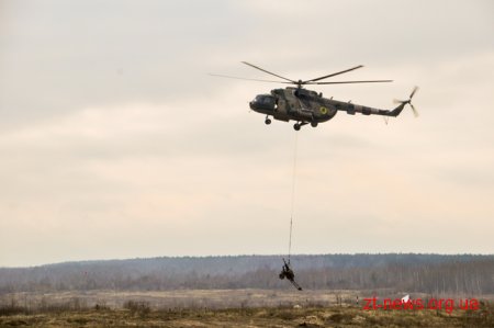 У День Десантно-штурмових військ ЗСУ на Житомирщині військові показали, на що здатна наша армія