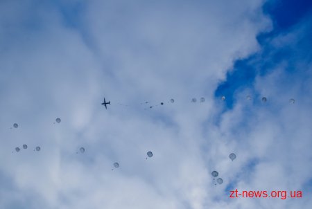 У День Десантно-штурмових військ ЗСУ на Житомирщині військові показали, на що здатна наша армія