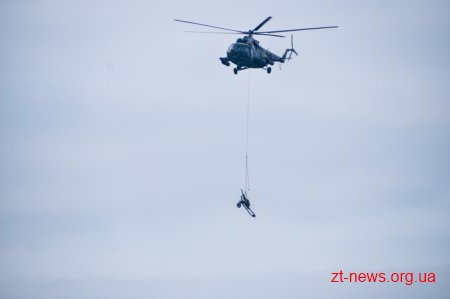 У День Десантно-штурмових військ ЗСУ на Житомирщині військові показали, на що здатна наша армія