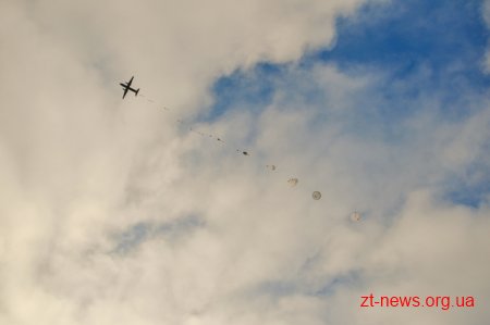 У День Десантно-штурмових військ ЗСУ на Житомирщині військові показали, на що здатна наша армія