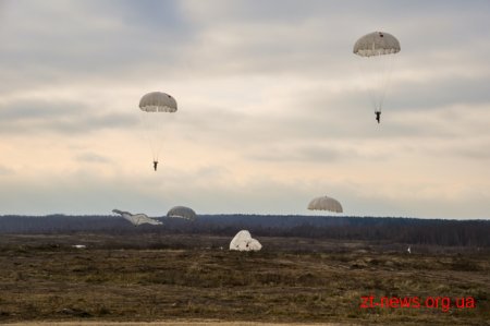 У День Десантно-штурмових військ ЗСУ на Житомирщині військові показали, на що здатна наша армія