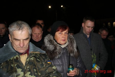 У День Гідності та Свободи сотні житомирян долучились до символічного Віче пам’яті