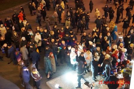 У День Гідності та Свободи сотні житомирян долучились до символічного Віче пам’яті
