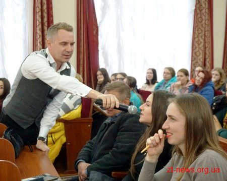 Олександр Авраменко провів майстер-клас із культури мовлення у Житомирі