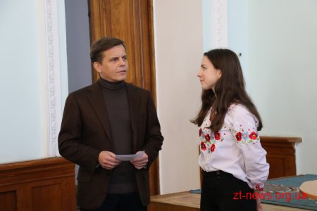 Обдарована молодь Житомира отримала стипендії від міського голови