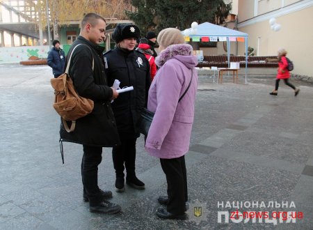 В центрі Житомира поліцейські та їх юні помічники провели акцію «Насильству – ні!»