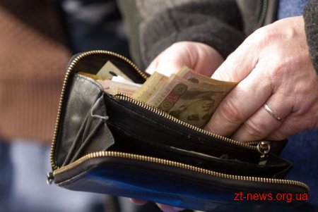 Бердичівлянка продавала вікна за завищеними цінами, а різницю залишала собі