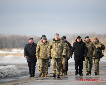 Президент Петро Порошенко привітав військовослужбовців Житомирщини із Днем ЗСУ