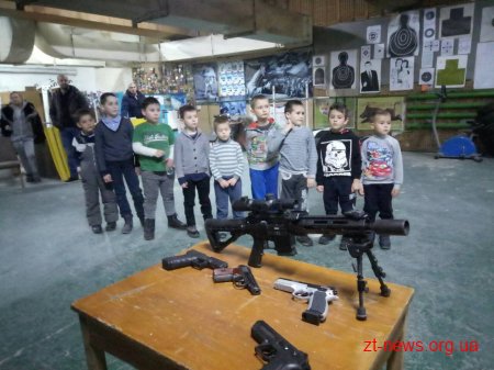 Змагання з футболу, семінари та навчальні заняття із самооборони проводять в рамках гранту від ОДА
