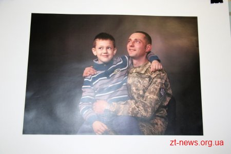 У міській раді триває фотовиставка «На захисті найдорожчого. Заради майбутнього»