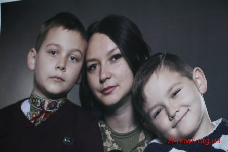 У міській раді триває фотовиставка «На захисті найдорожчого. Заради майбутнього»