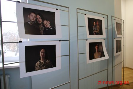 У міській раді триває фотовиставка «На захисті найдорожчого. Заради майбутнього»