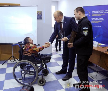 У Нацполіції визначили найкращих водіїв для «автобуса-привиду»