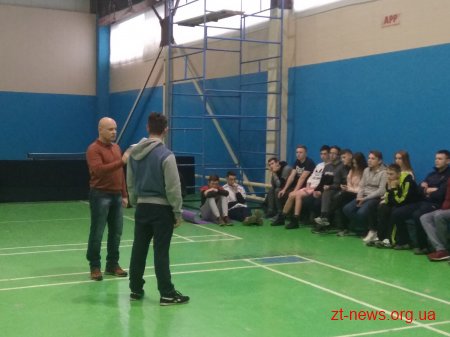 Студентів Житомирщини навчали прийомам самооборони у рамках гранту ОДА