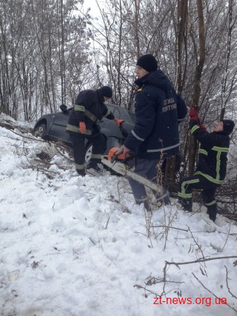 Упродовж доби рятувальники п’ять разів надавали допомогу водіям на автошляхах області