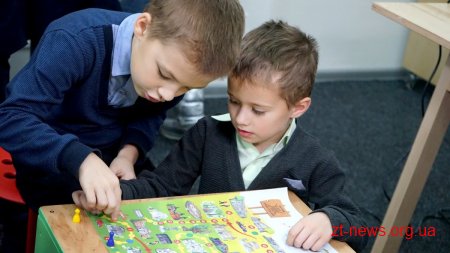 Туристичну гру «Мандрівка Житомирщиною» презентували маленьким відвідувачам «Арсеналу ідей» у Житомирі