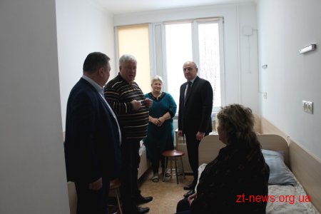 Володимир Ширма відвідав чорнобильців у «чорнобильському» відділенні