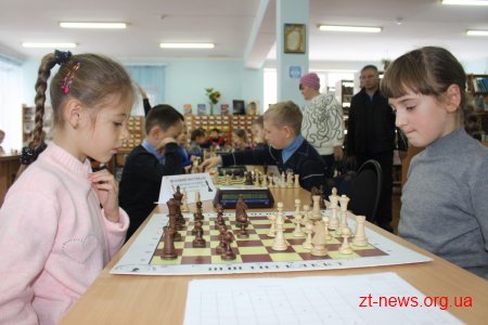 У міській бібліотеці ім. В. Земляка відбувся шаховий фестиваль #Житомир шаховий: "Кубок Святого Миколая"