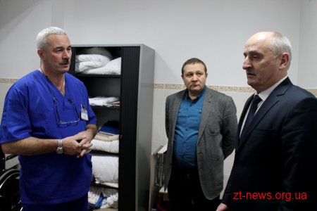 Володимир Ширма привітав маленьких пацієнтів обласної дитячої лікарні