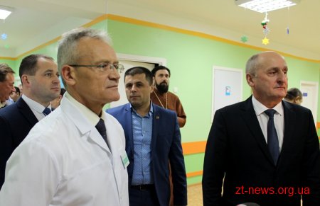 Володимир Ширма привітав маленьких пацієнтів обласної дитячої лікарні
