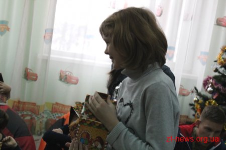 Володимир Ширма привітав маленьких пацієнтів обласної дитячої лікарні