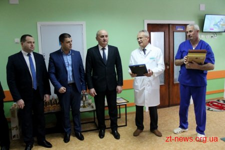 Володимир Ширма привітав маленьких пацієнтів обласної дитячої лікарні