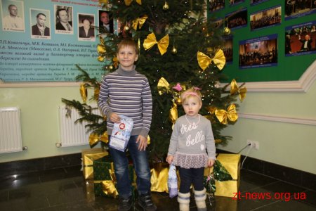 До Дня Святого Миколая для маленьких житомирян влаштували казкове свято