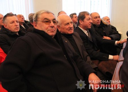 Керівник поліції області вручив ветеранам МВС подяки та вітальні Грамоти