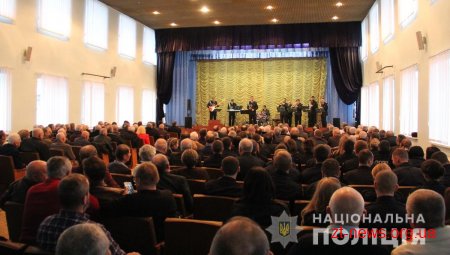 Керівник поліції області вручив ветеранам МВС подяки та вітальні Грамоти