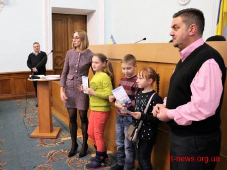 Юні мешканці Житомира протягом 3 місяців відвідували уроки плавання