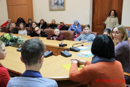 В рамках акції «Янголи для воїнів» подяками відзначили вихованців музичної школи №1