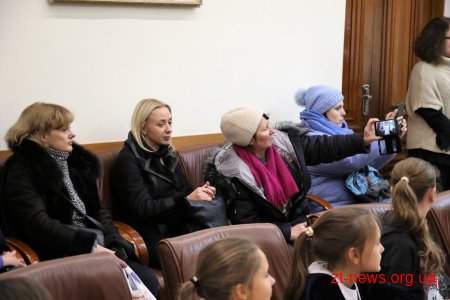 В рамках акції «Янголи для воїнів» подяками відзначили вихованців музичної школи №1