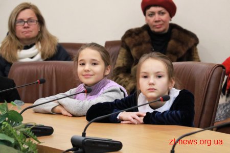 В рамках акції «Янголи для воїнів» подяками відзначили вихованців музичної школи №1