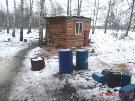 На узбіччі автодороги Київ-Ковель правоохоронці виявили нелегальну заправку