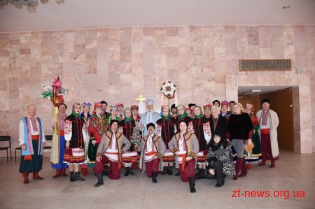 Для 800 дітей з Житомирщини влаштували свято у драмтеатрі