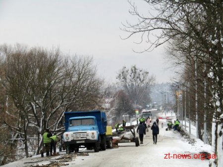 Ремонт мосту через річку Тетерів у Радомишлі підходить до завершення