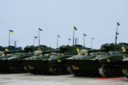 Президент Петро Порошенко на Житомирщині передав техніку військовим