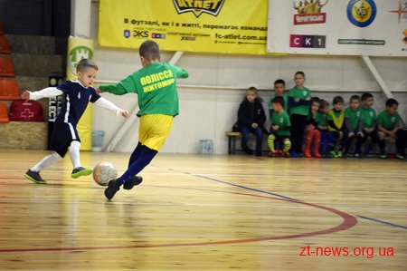 В футбольному батлі змагалися дитячі команди та адміністрація ФК «Полісся» з гравцями клубу
