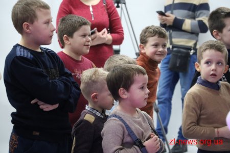 В Домі ветерана влаштували новорічне свято для маленьких житомирян
