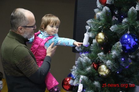 В Домі ветерана влаштували новорічне свято для маленьких житомирян
