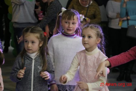 В Домі ветерана влаштували новорічне свято для маленьких житомирян