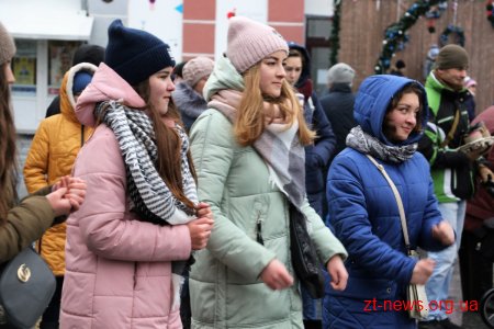 На Михайлівській для дітей влаштували казкові фотозони, вікторину, дискотеку