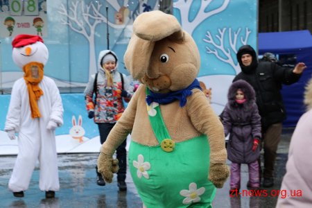На Михайлівській для дітей влаштували казкові фотозони, вікторину, дискотеку