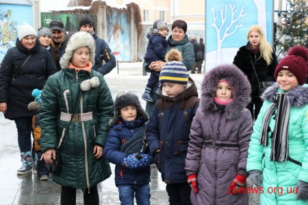 На Михайлівській для дітей влаштували казкові фотозони, вікторину, дискотеку