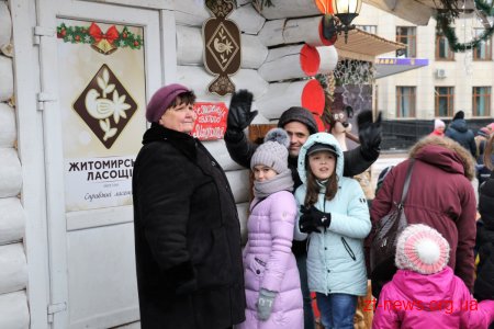 На Михайлівській для дітей влаштували казкові фотозони, вікторину, дискотеку